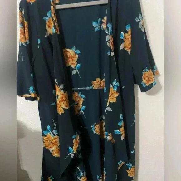 Charming Charlie Floral Wrap Dress. Size XL Like New - Picture 4 of 5